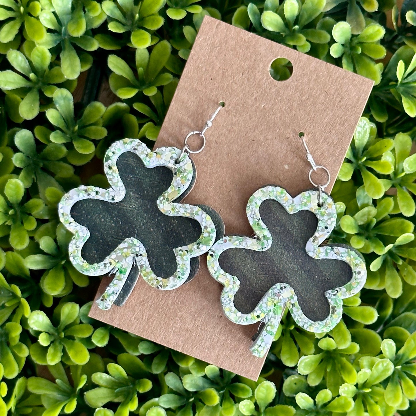 Shamrock Outline - Dark Green stripe with green glitter