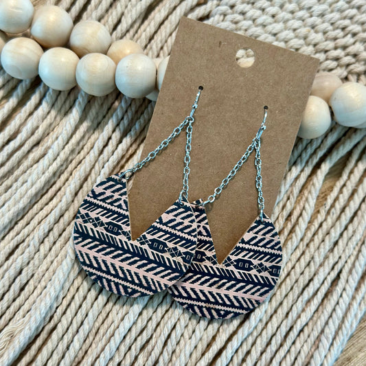 Black and Tan Aztec V Cut