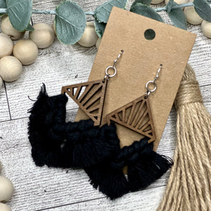 Macrame- Black on Wood Diamond