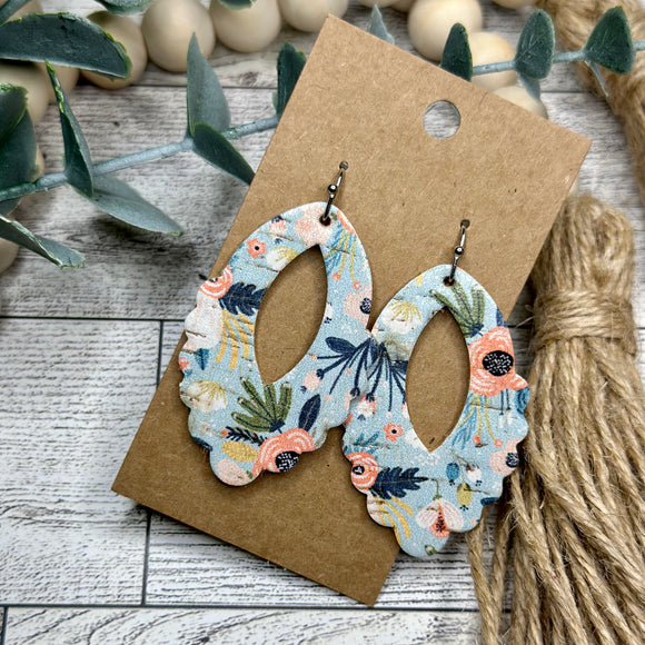 Light Aqua Floral Small Scallop