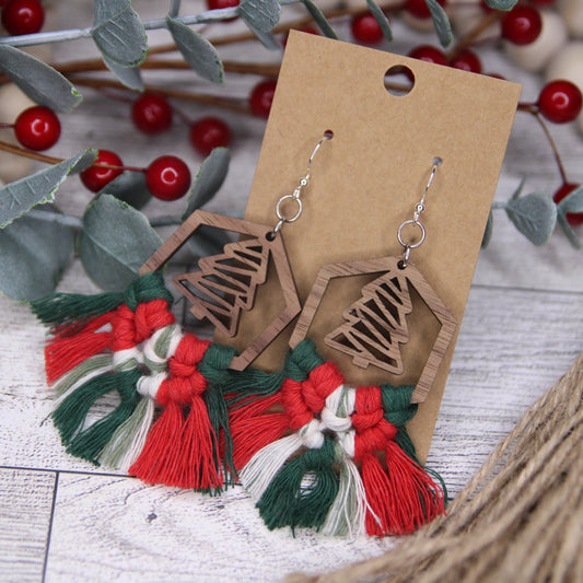 Macrame- Green, White, and  Red on Wood Christmas Tree