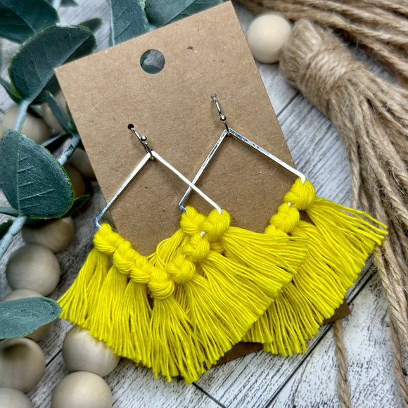 Macrame - Yellow on Silver Square